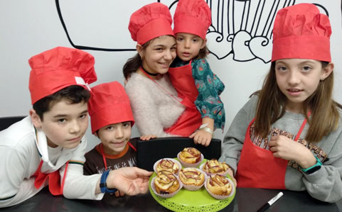 talleres de cocina infantil Pequeños Chefs: La Importancia de Enseñar a Cocinar desde Temprano
